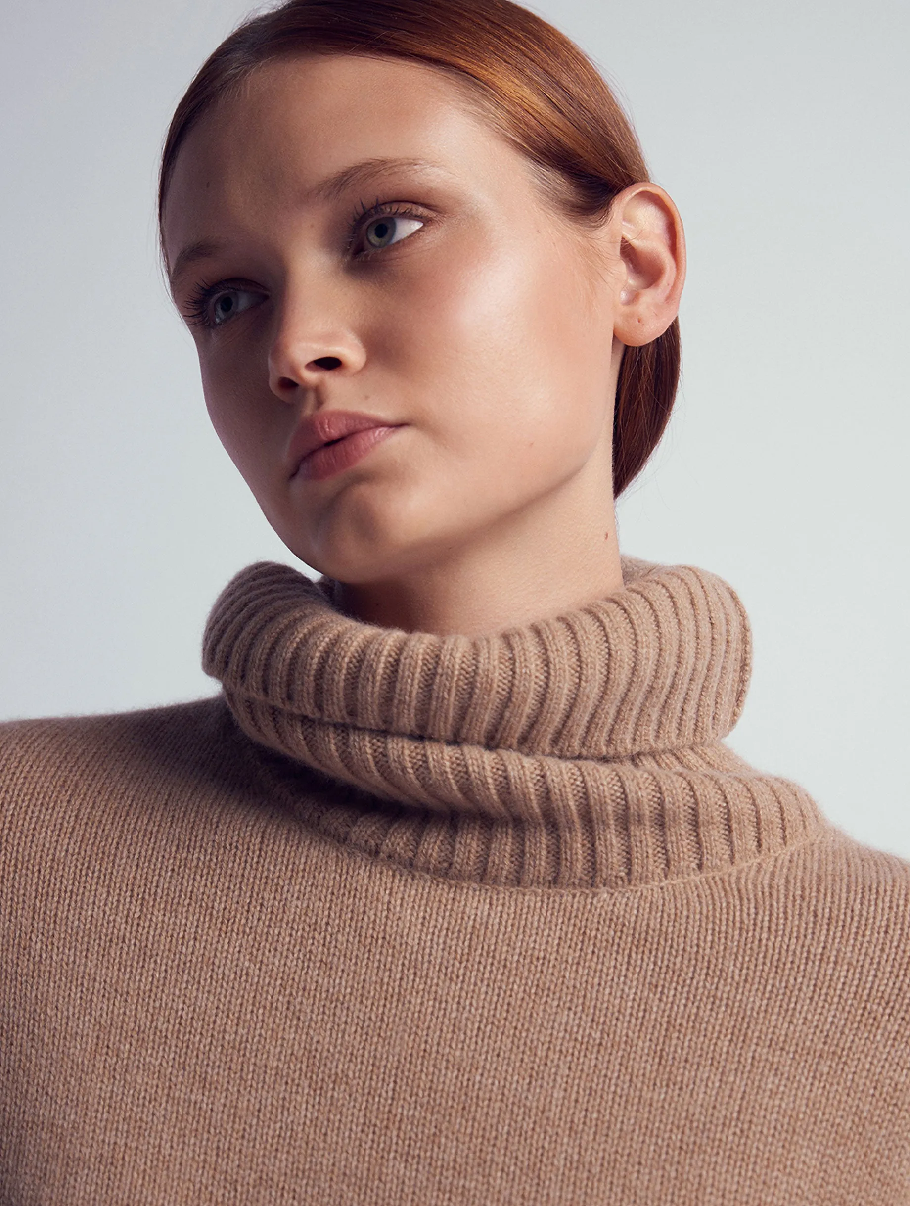 ADA Cashmere knitted turtleneck sweater Camel