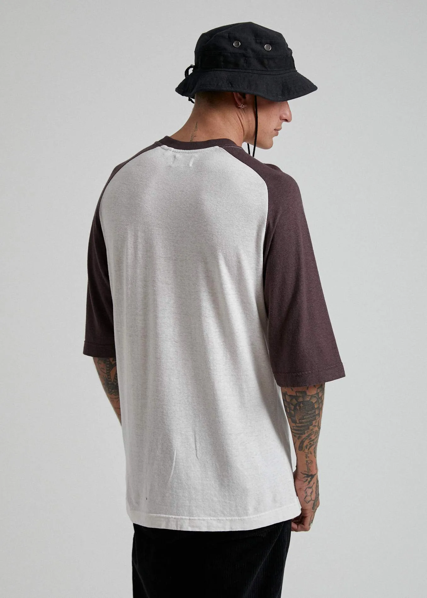 Afends Mens Raw - Hemp Raglan Tee - White / Mulberry