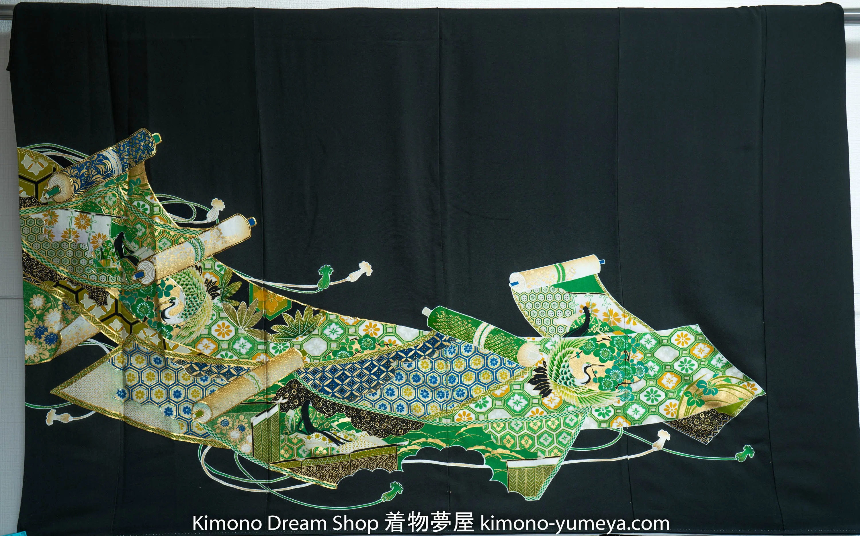 Beautiful Intricate Scrolls Tomesode Detailed Green Patterns Cranes Tortoise Shell Kurotomesode Gold