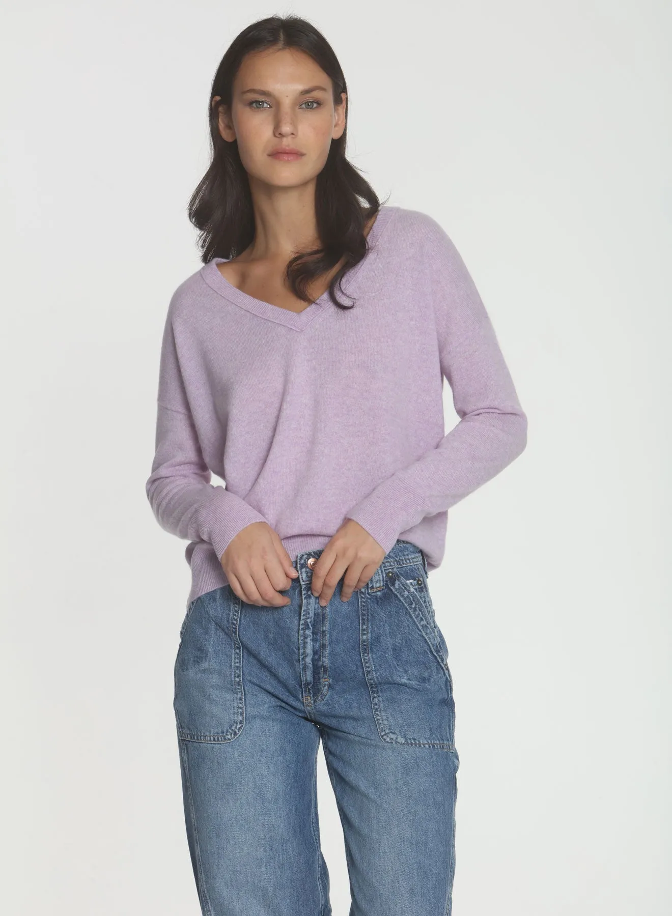 CORE Cashmere BF Vee - Amethyst