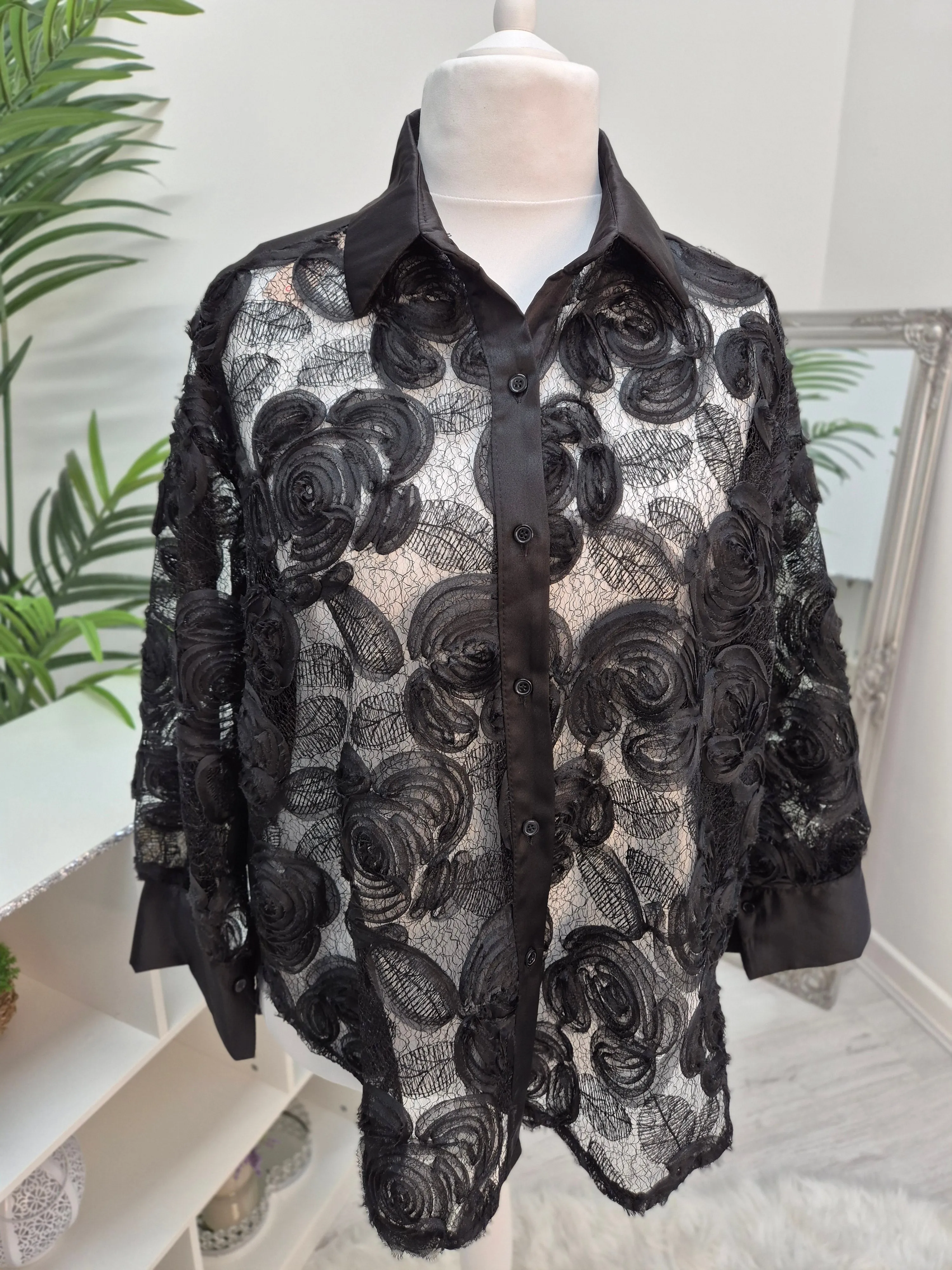 Floral Shirt - Black (Curvy)