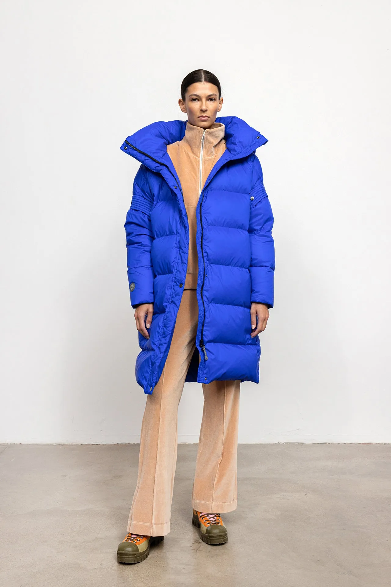 Fluff Women Detachable Sleeves Oversize Coat in Cobalt