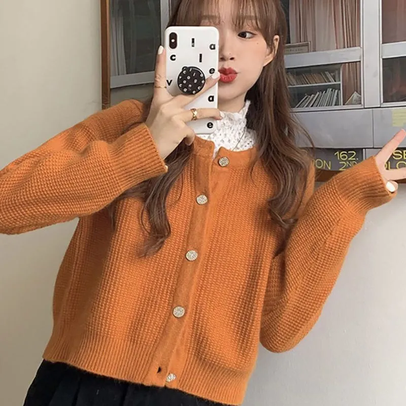 METAVERSMALL Retro Hong Kong style crew neck top with knitted sweater New autumn and winter Internet celebrity gentle wind small knitted sweater women