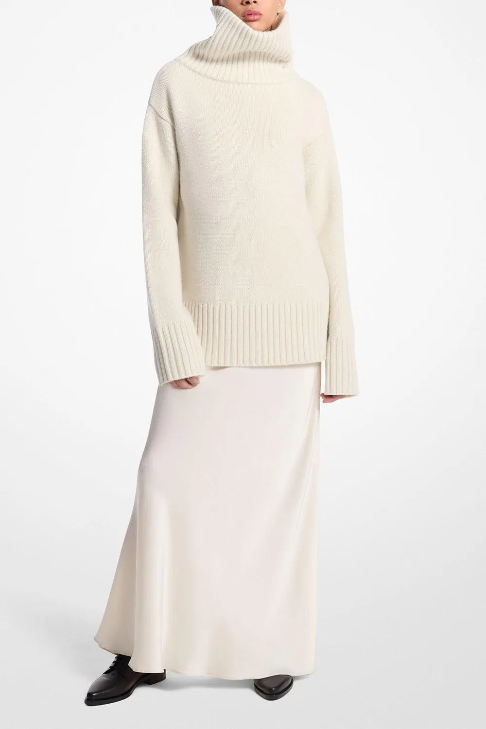 Oversized Turtleneck Pullover - Ivory