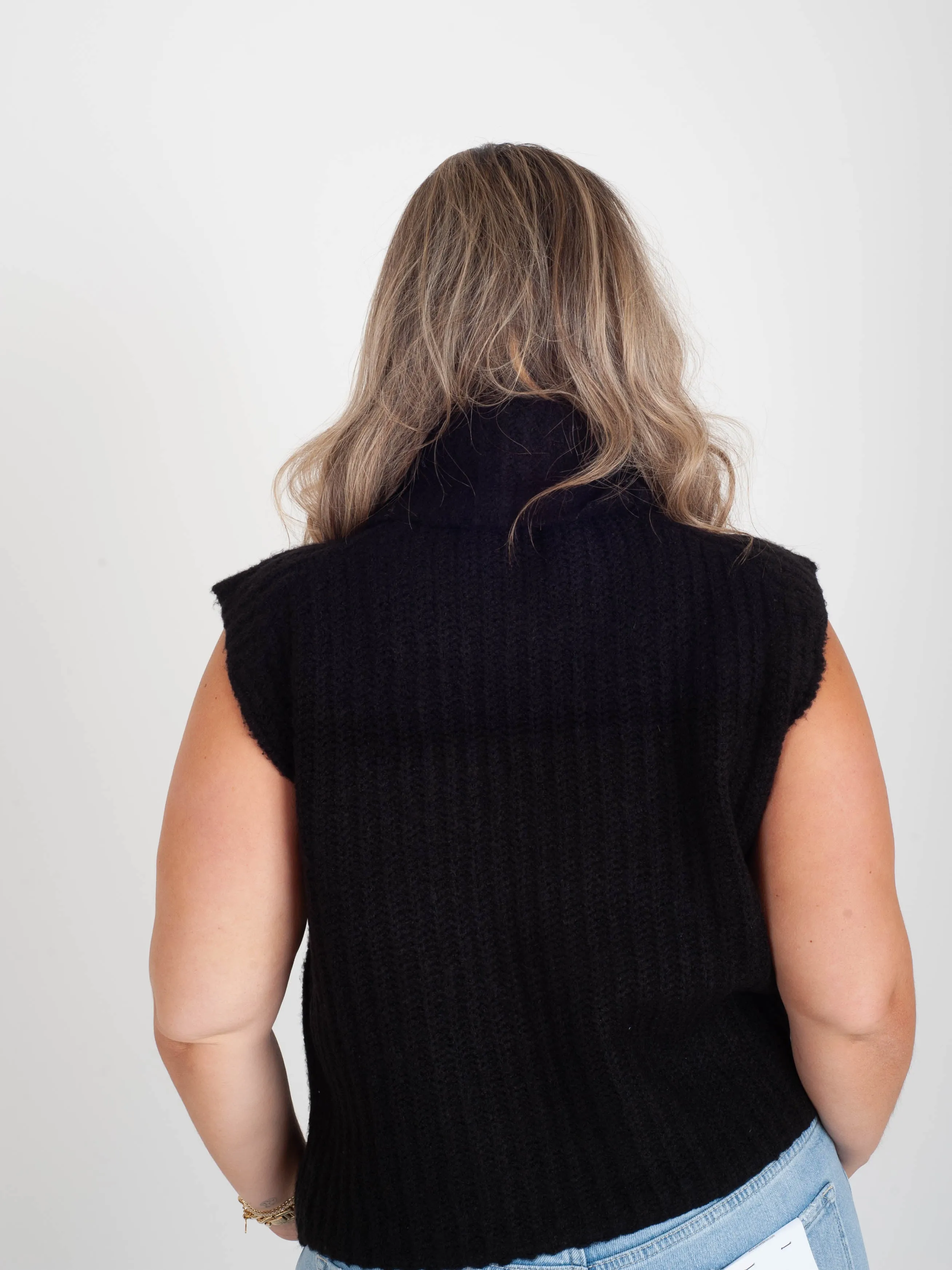 Salima Sleeveless Turtleneck